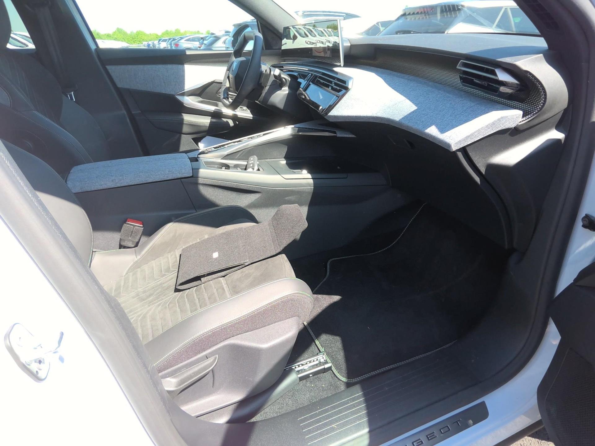 Peugeot 3008 Electrique 73 kWh 210 ch GT 2024