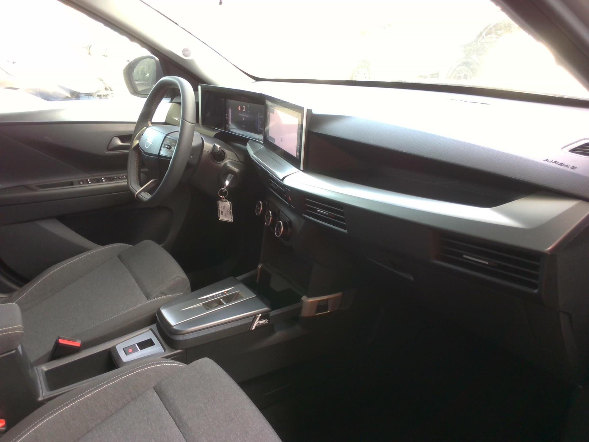 Opel Frontera 1.2 Turbo Hybrid 145 ch e-DCT6 Edition 2025