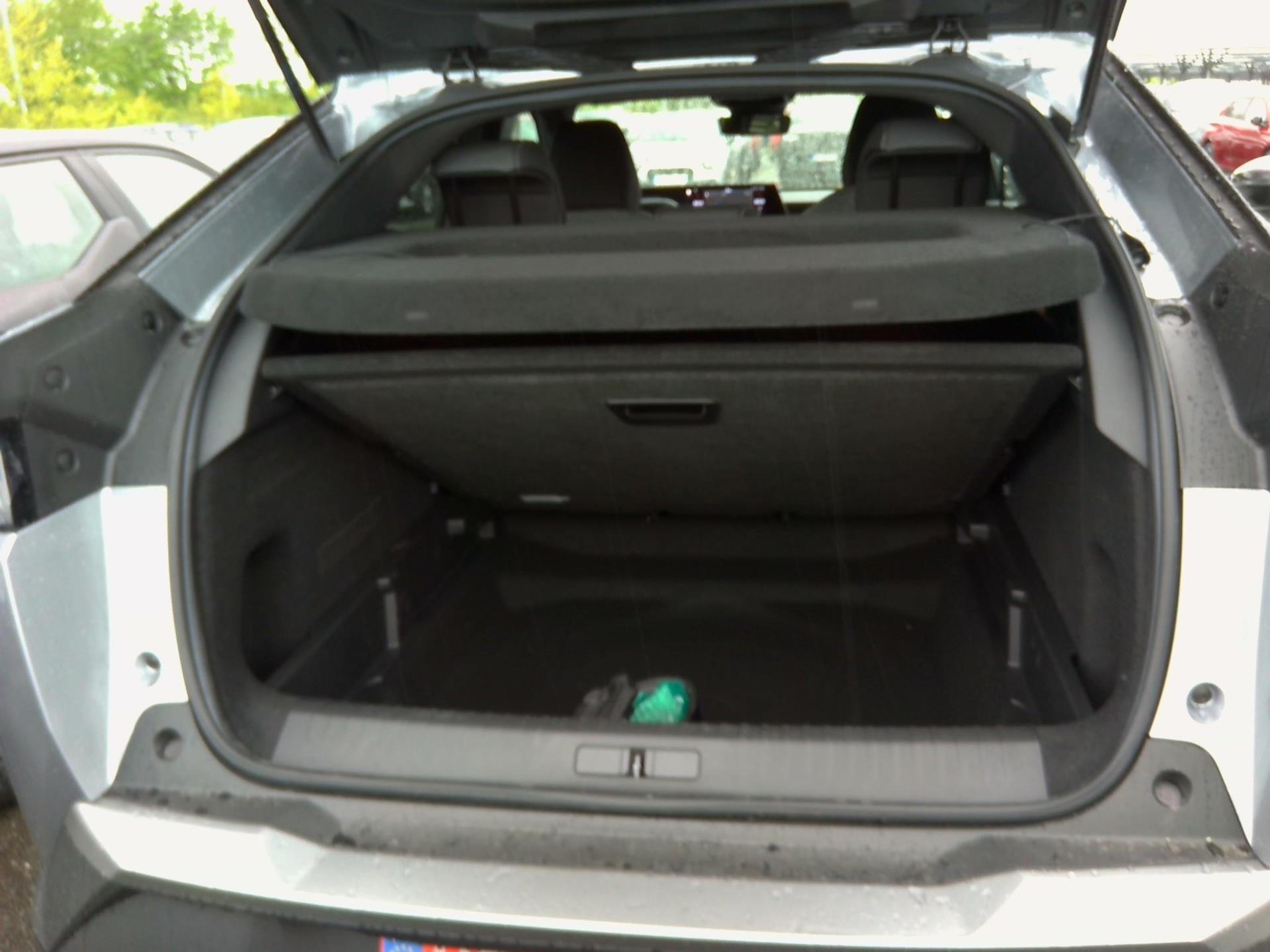 Peugeot 3008 Hybrid 136 e-DCS6 Allure 2025