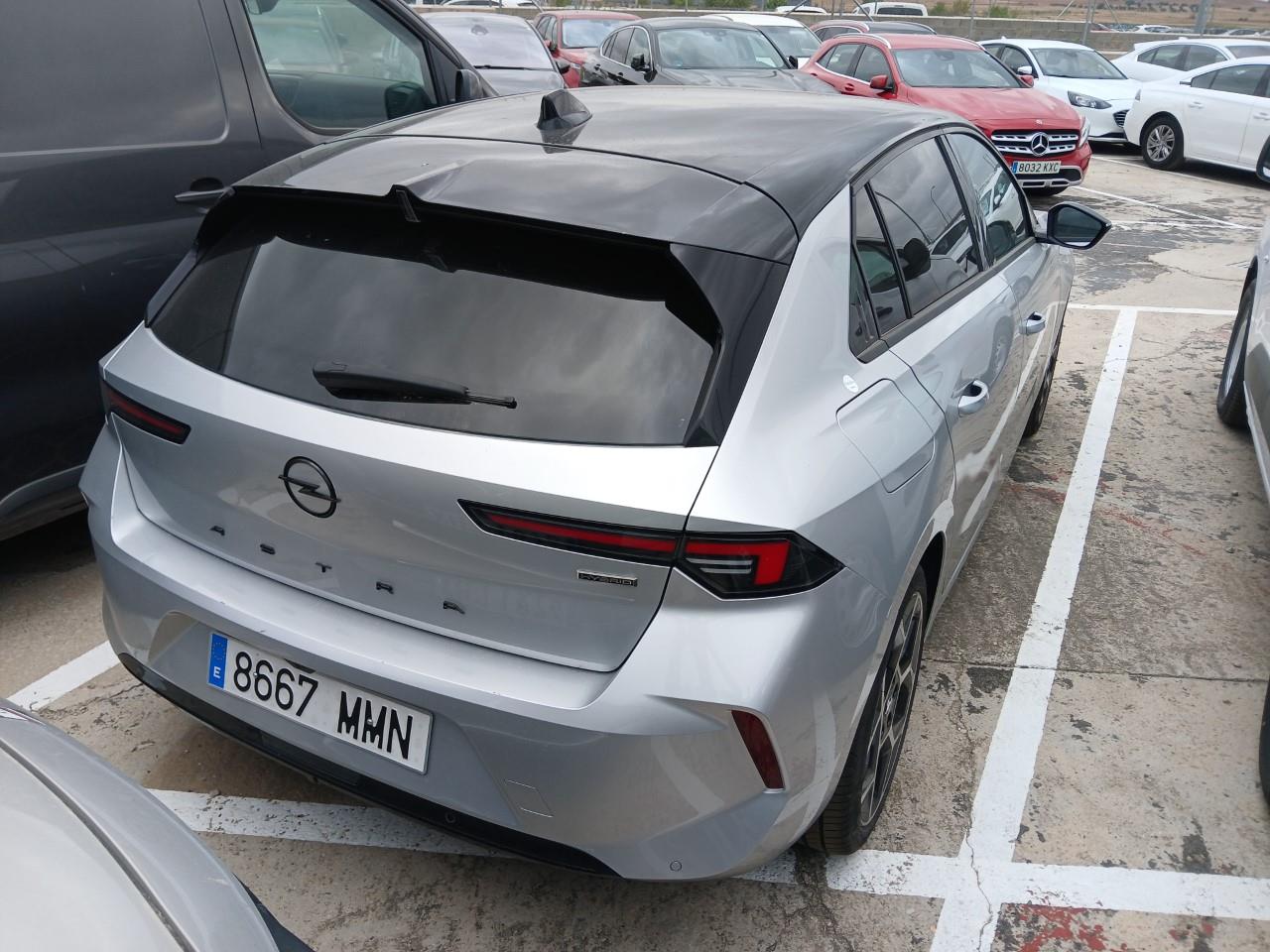 Foto Opel Astra PHEV 4