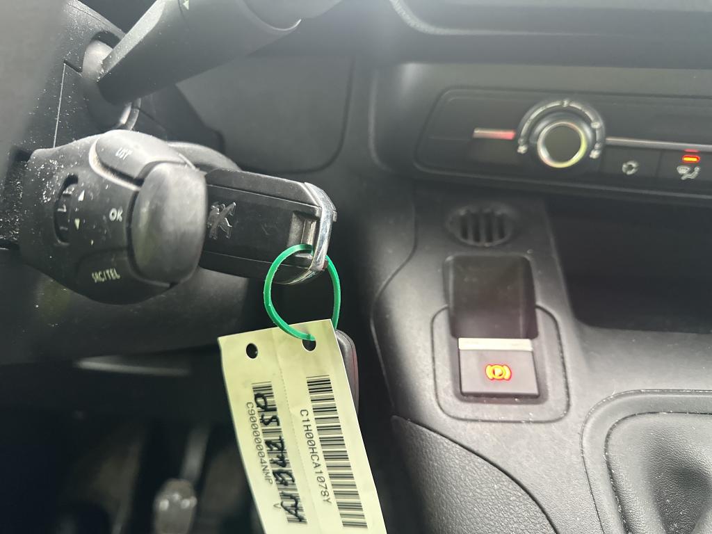 Peugeot PARTNER FOURGON STANDARD 650 KG BLUEHDI 100 S&S BVM5 PREMIUM 2020