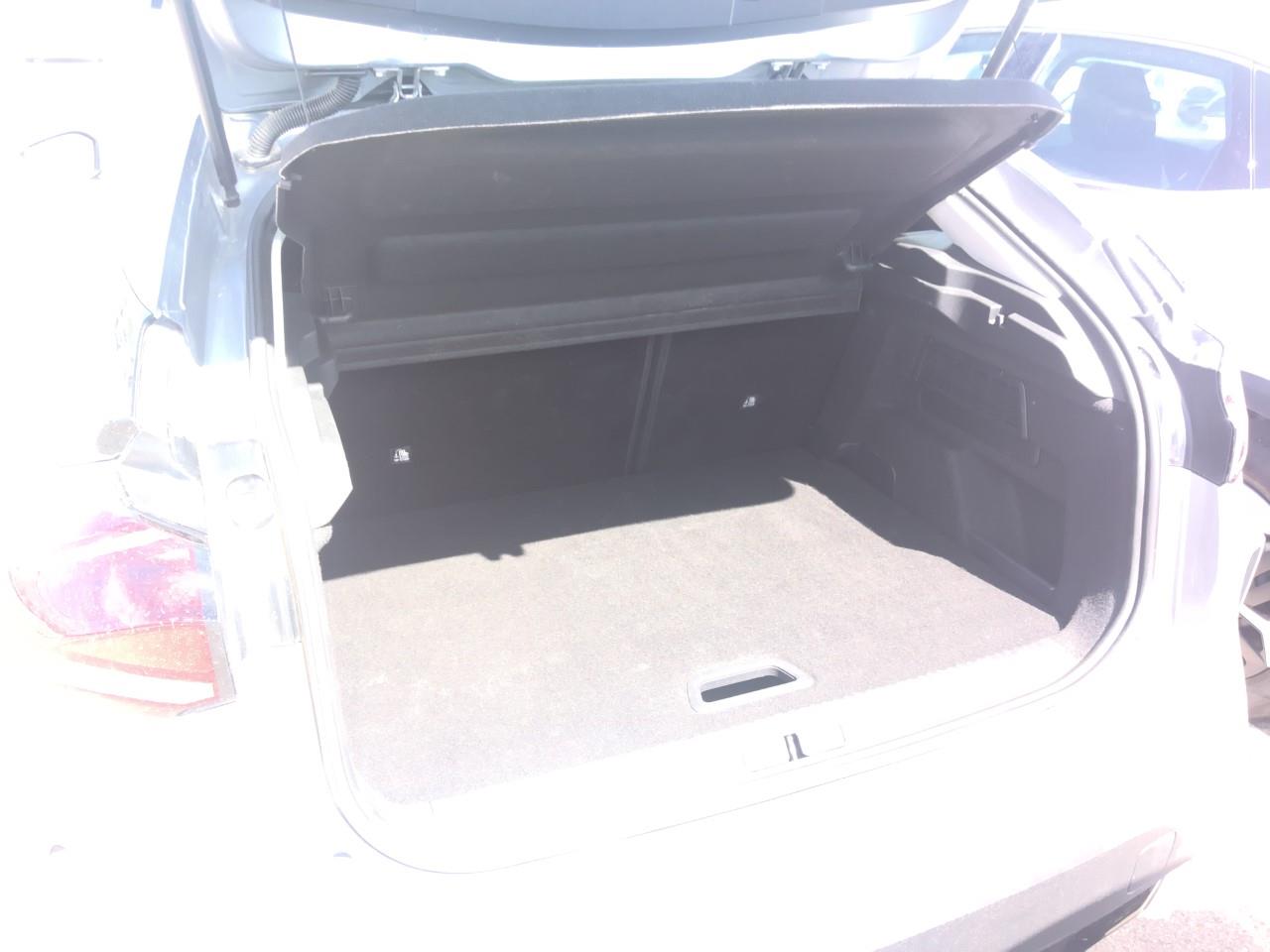 Foto Citroën C4 X 8