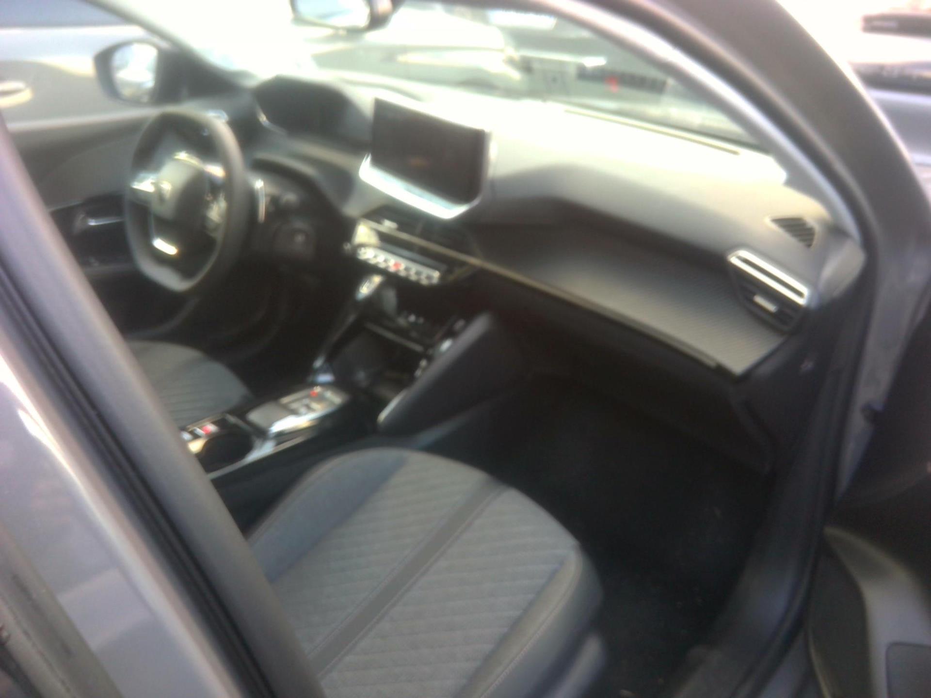 Peugeot 208 Hybrid 100 e-DCS6 Allure 2024