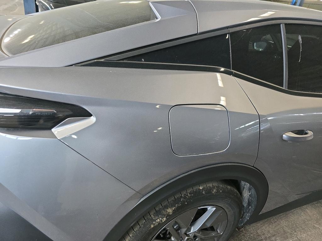 Peugeot 408 PHEV 180 e-EAT8 Allure 2023