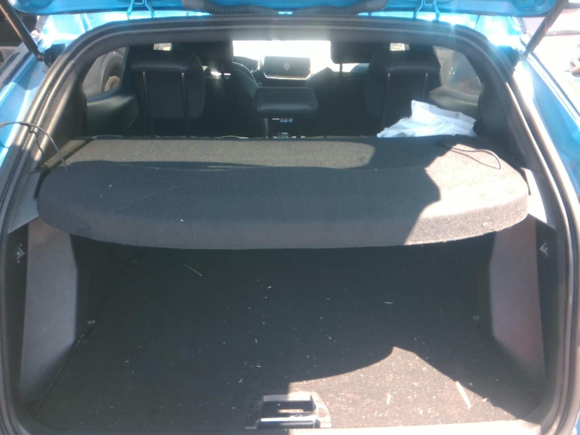 Peugeot 2008 Hybrid 136 e-DCS6 GT 2025