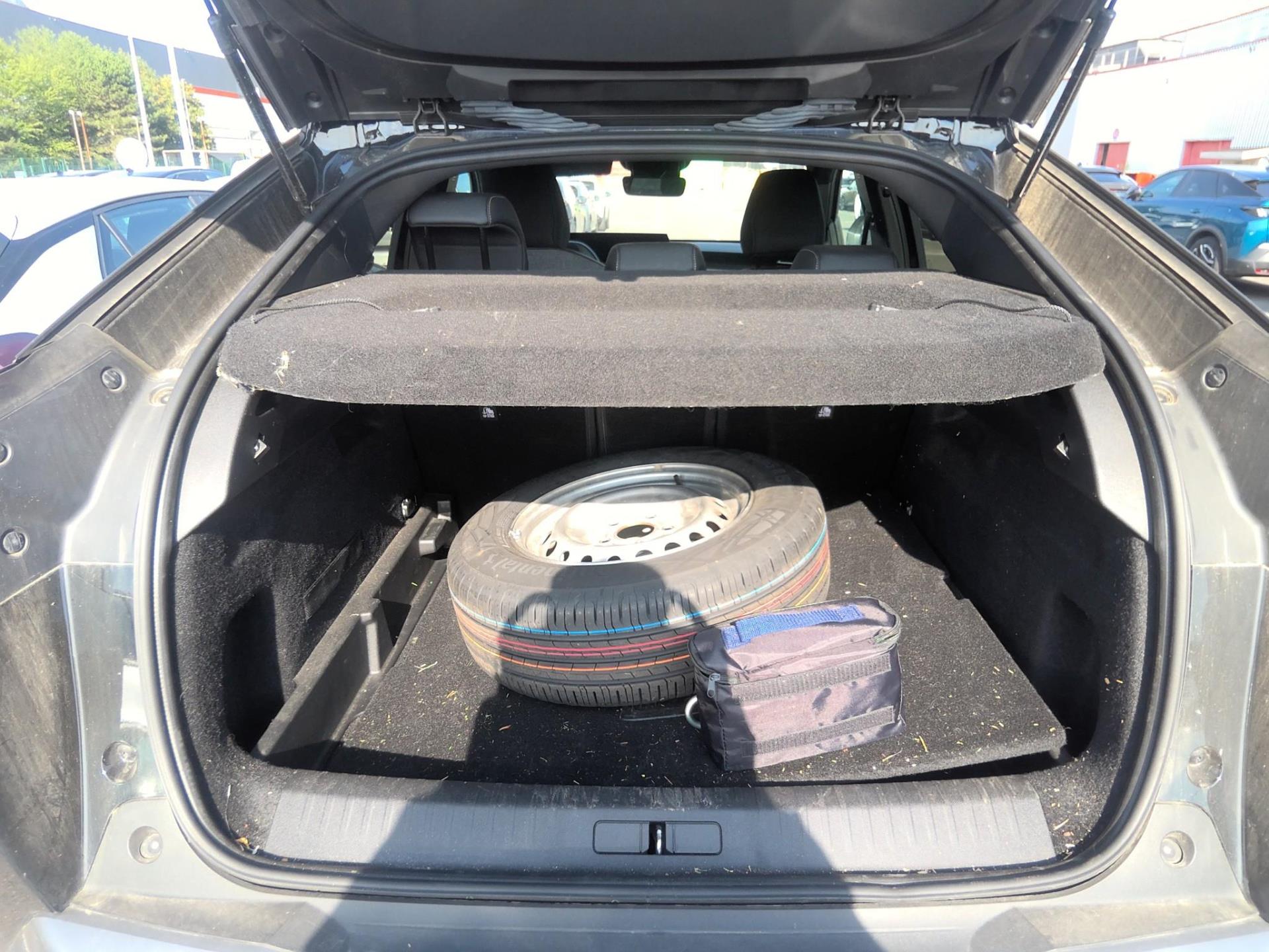 Peugeot 3008 Hybrid 145 e-DCS6 Allure 2025