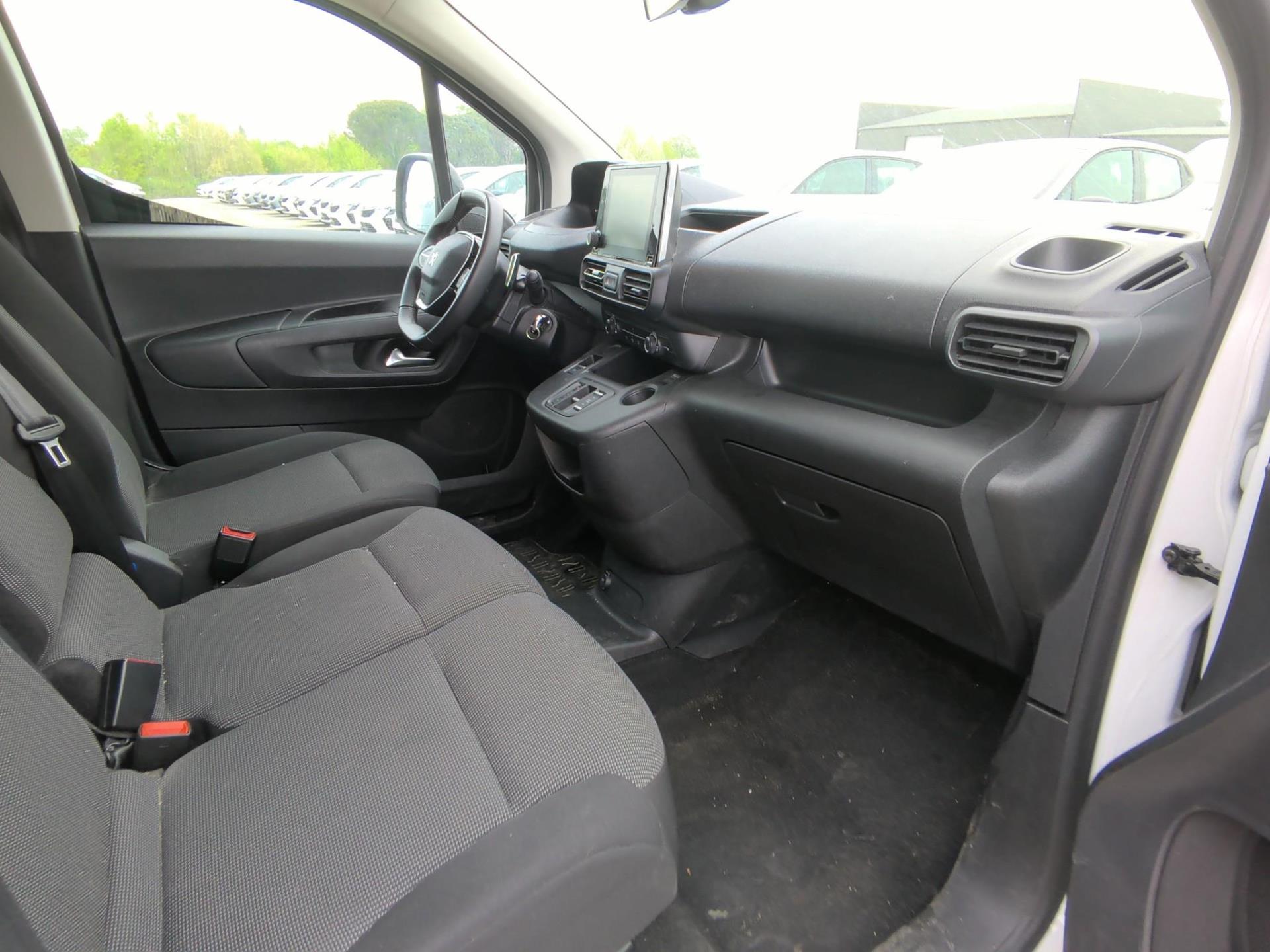 Peugeot PARTNER FOURGON M 1000 KG BLUEHDI 130 S&S EAT8  2024