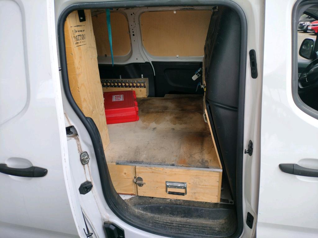 Peugeot PARTNER FOURGON STANDARD 1000 KG BLUEHDI 100 S&S BVM5 ASPHALT 2020