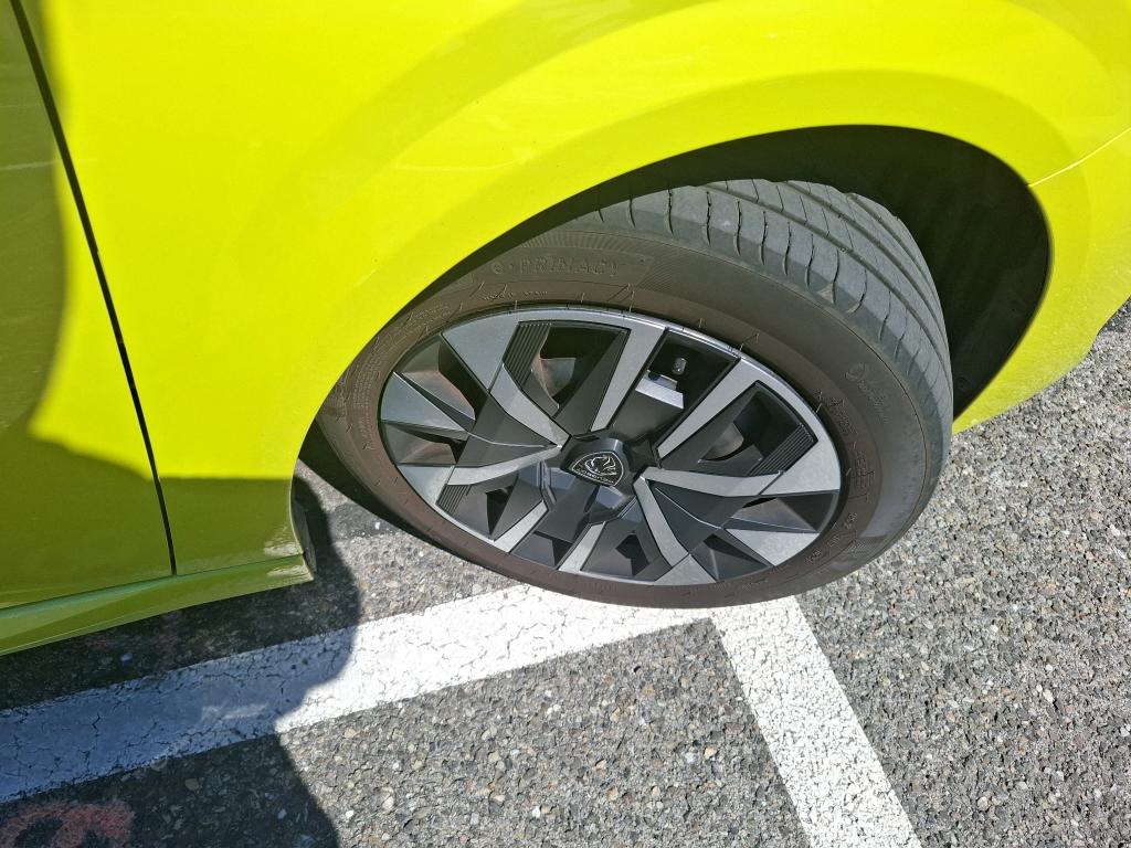 Peugeot 208 Hybrid 110 ch e-DCS6 Style 2025