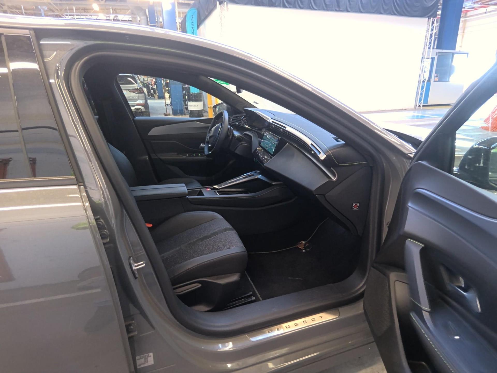 Peugeot 308 Hybrid 145 e-DCS6 GT 2025