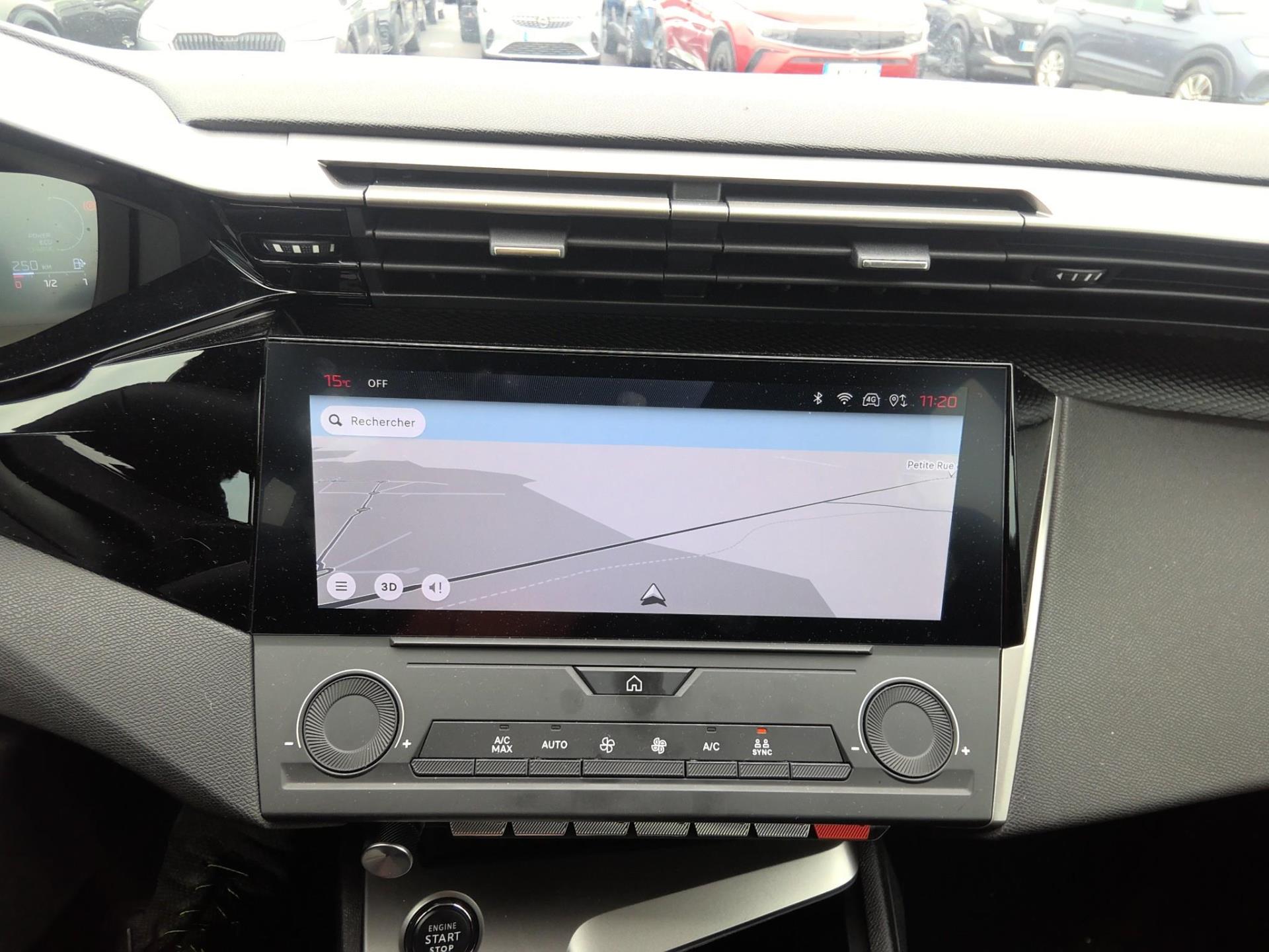 Peugeot 308 Hybrid 145 e-DCS6 Style 2025