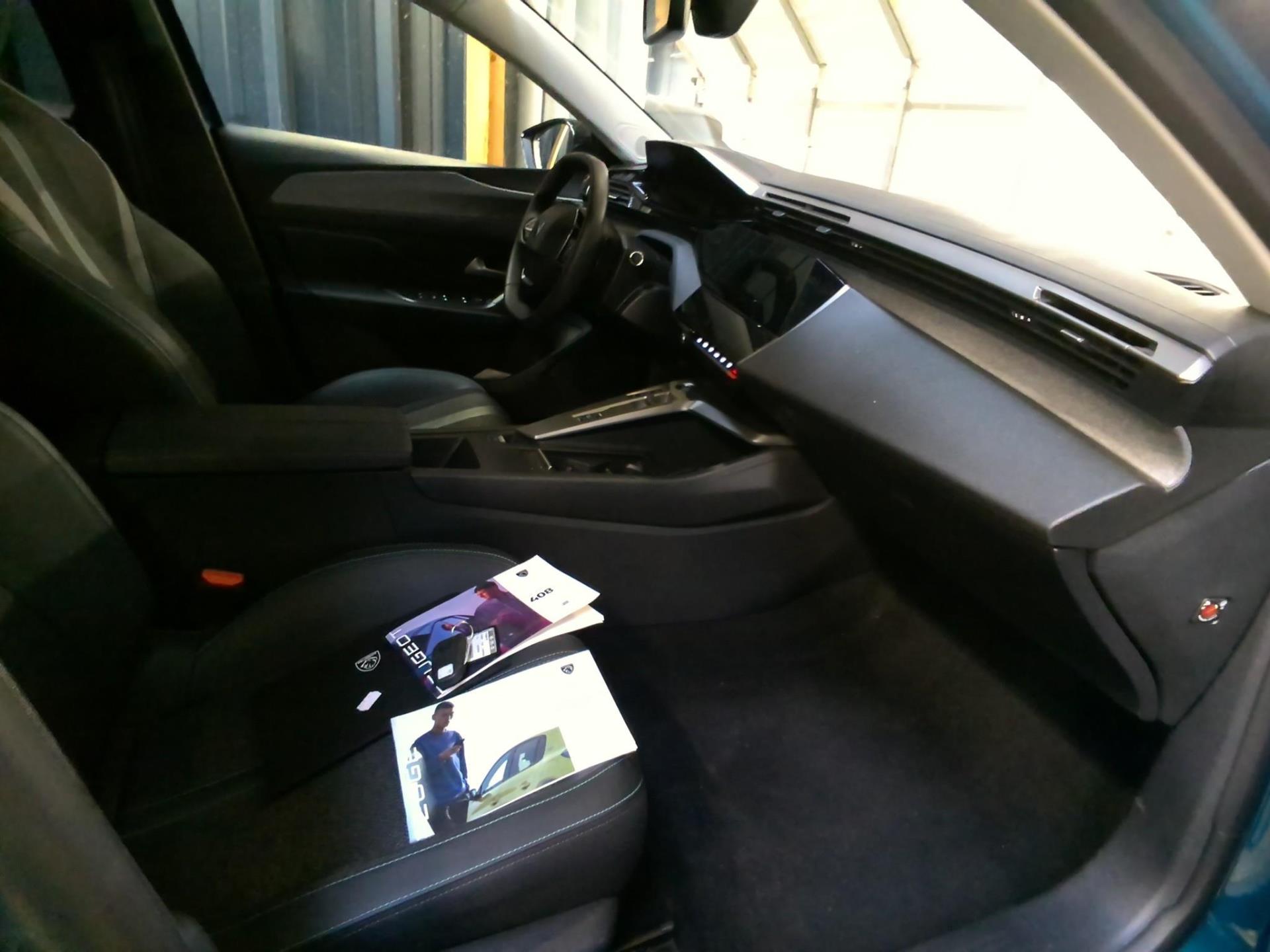 Peugeot 408 Hybrid 136 e-DCS6 Allure 2025