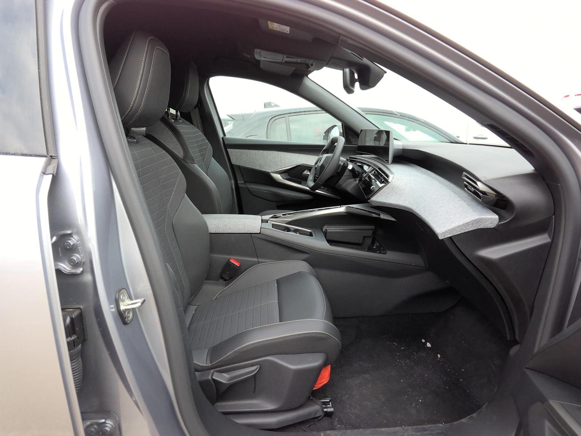 Peugeot 3008 Hybrid 136 e-DCS6 Allure 2024