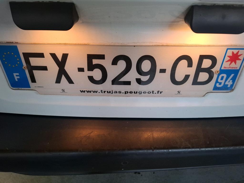 Peugeot PARTNER FOURGON STANDARD 650 KG BLUEHDI 130 S&S EAT8 ASPHALT 2021