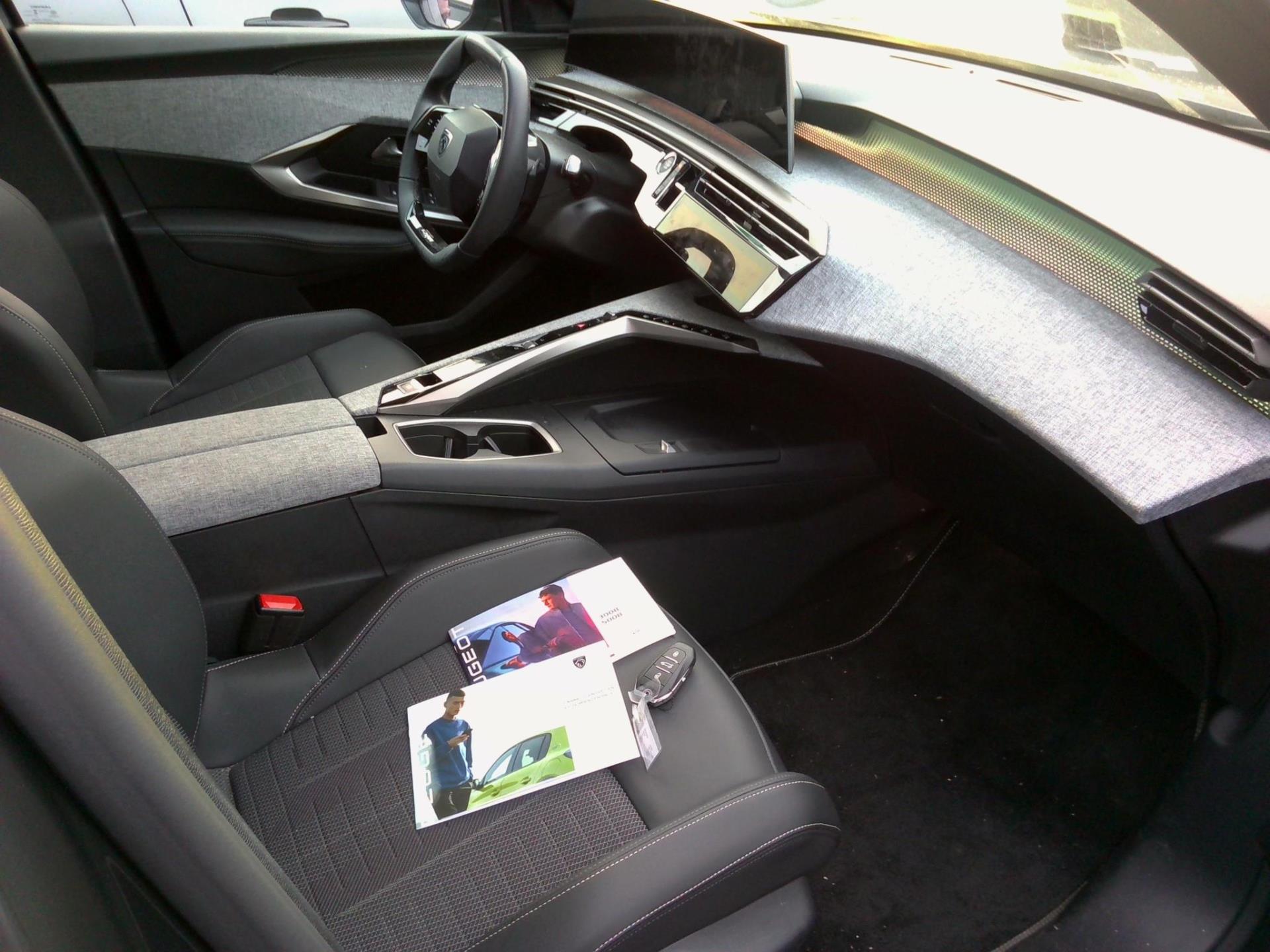 Peugeot 3008 Hybrid 145 e-DCS6 GT 2025