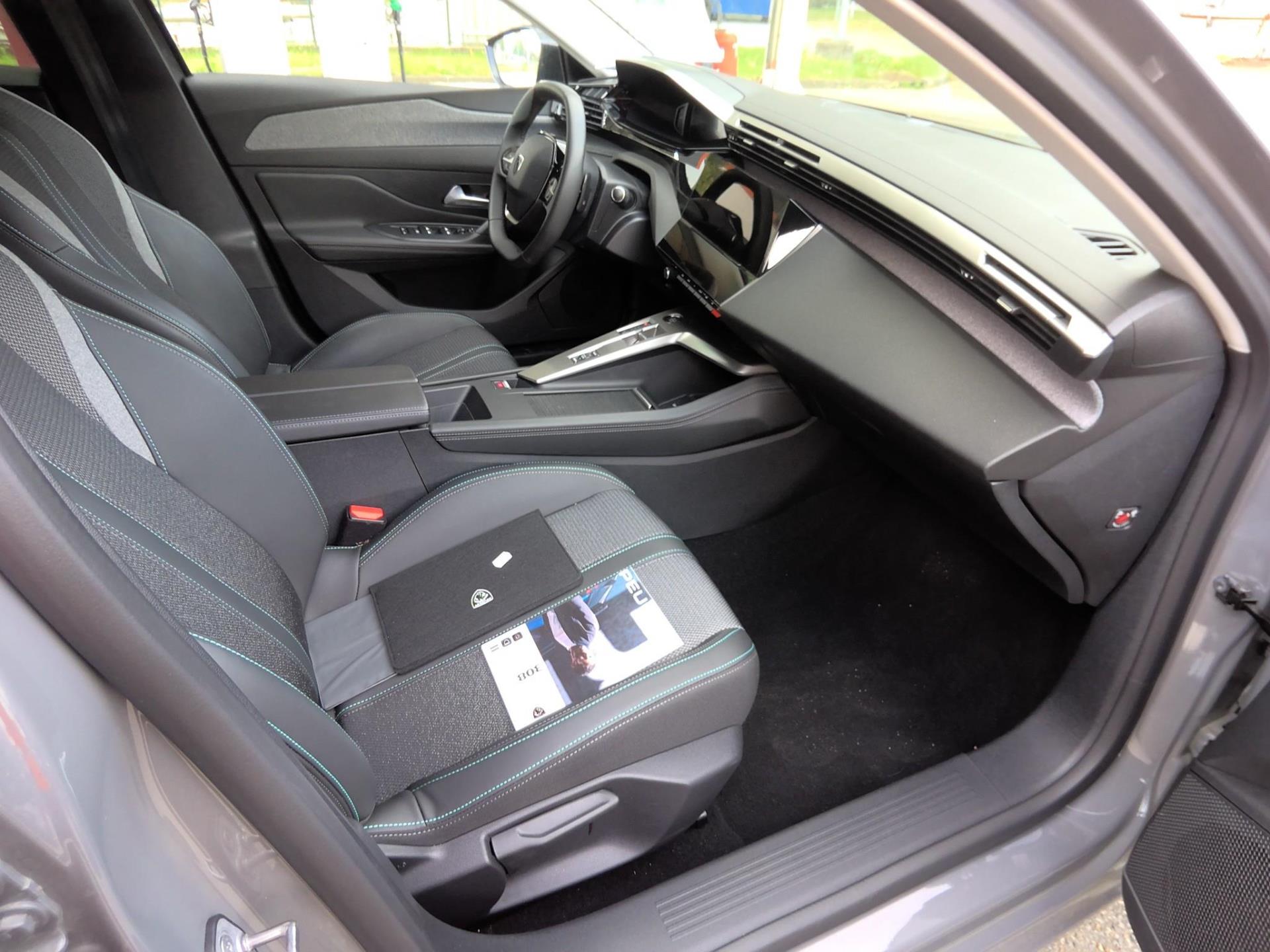 Peugeot 308 PHEV 180 e-EAT8 Allure 2024