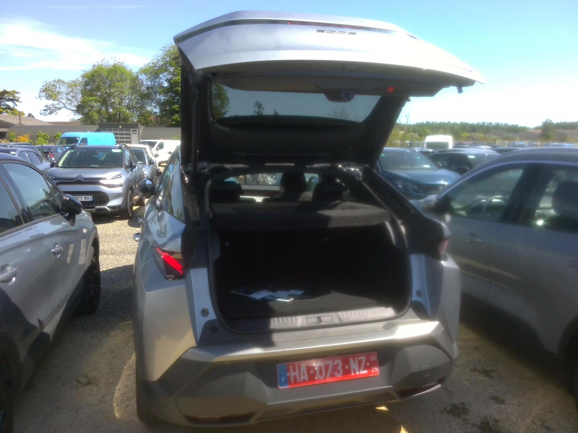 Peugeot 3008 Hybrid 136 e-DCS6 GT 2024