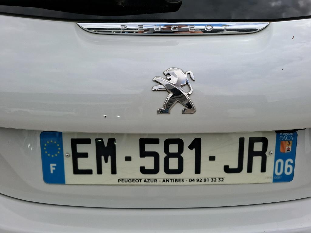 Peugeot 208 1.2 PureTech 82ch BVM5 Style 2017