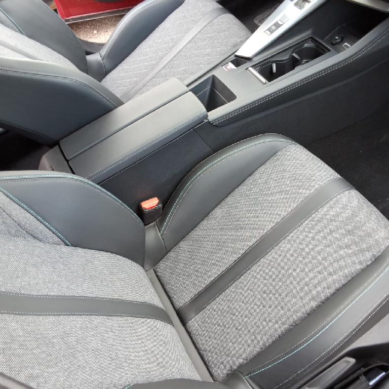 Foto Peugeot 408 10