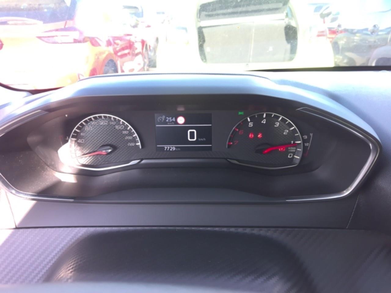 Foto Peugeot 208 5