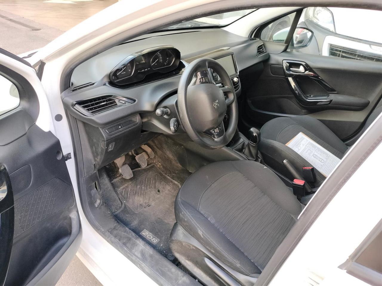 Foto Peugeot 208 5