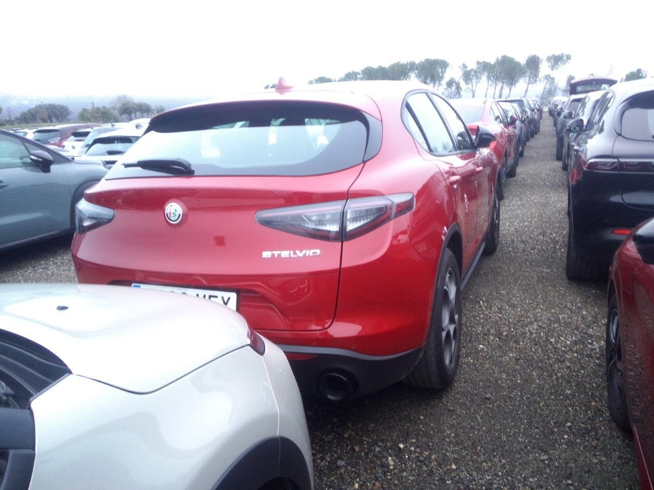 Foto Alfa Romeo Stelvio 2