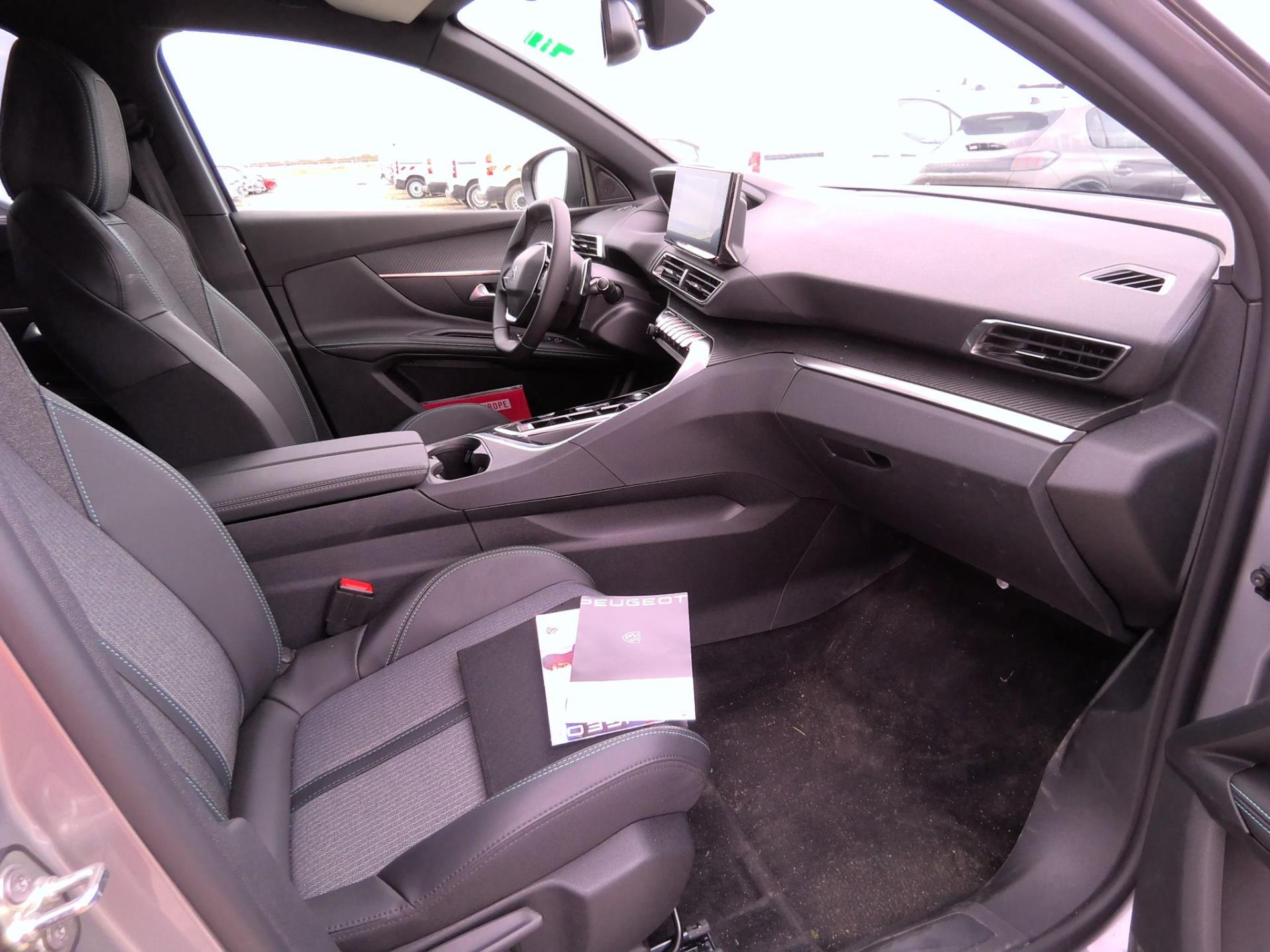 Peugeot 5008 BlueHDi 130ch S&S EAT8 Allure Pack 2024