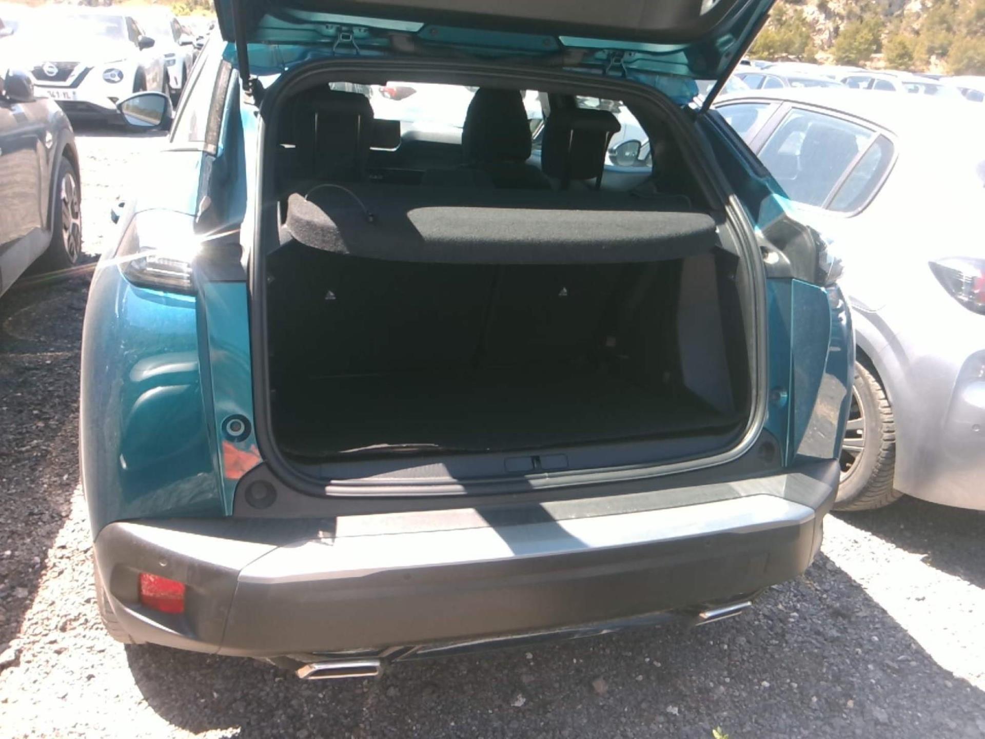 Peugeot 2008 Hybrid 145 e-DCS6 Style 2025