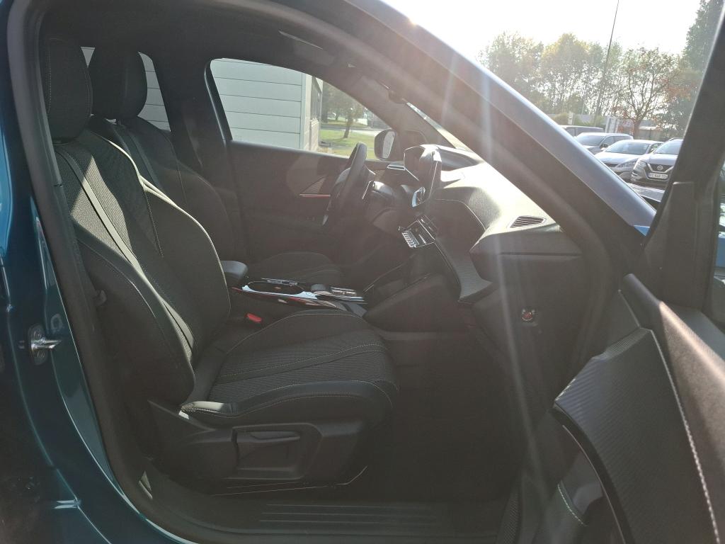 Peugeot 2008 Hybrid 145 ch e-DCS6 GT 2025