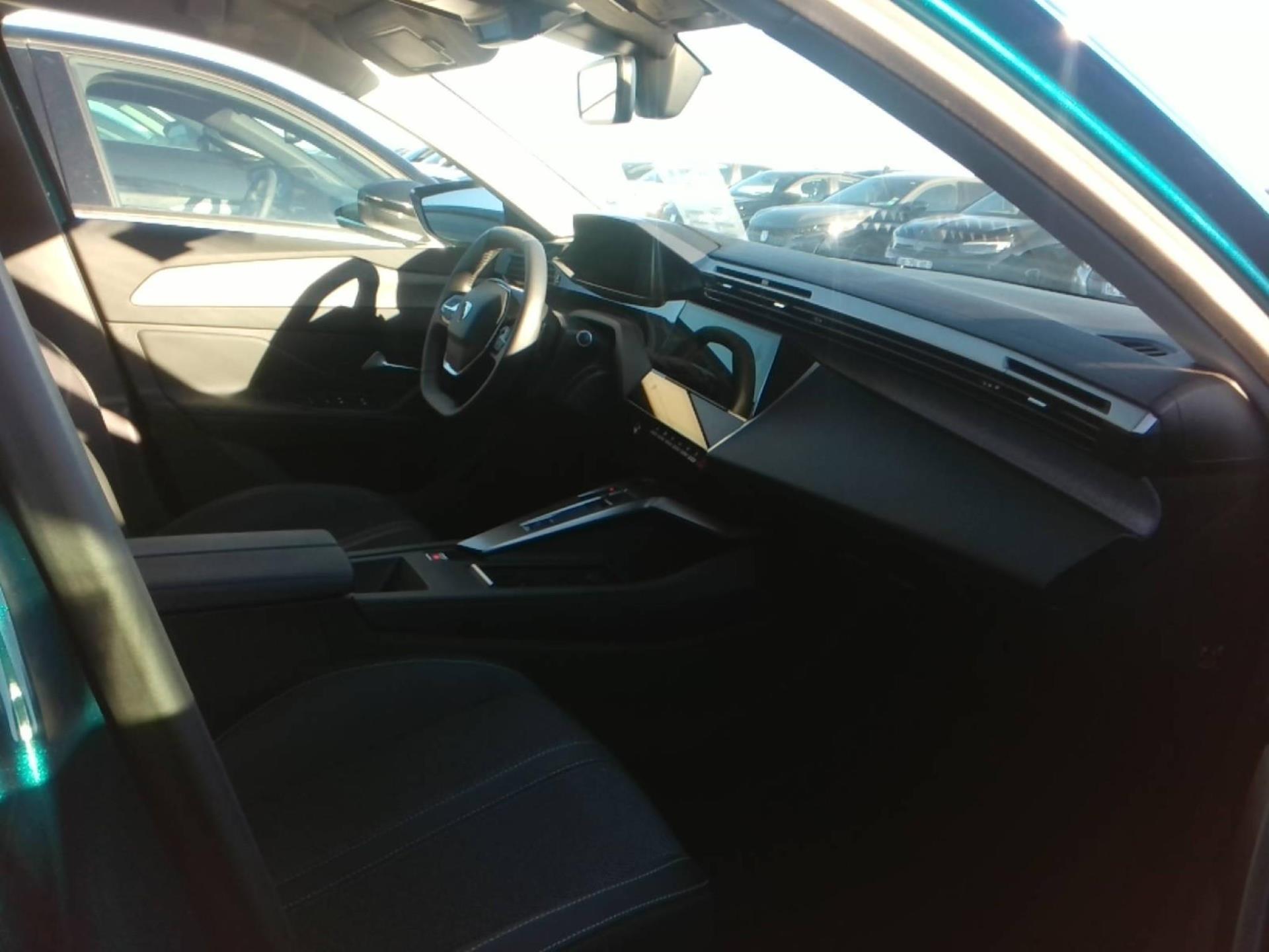 Peugeot 408 Hybrid 145 e-DCS6 Allure 2025