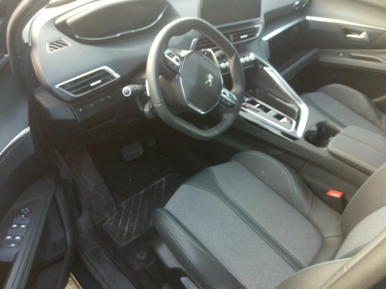 Foto Peugeot 3008 Hybrid 3