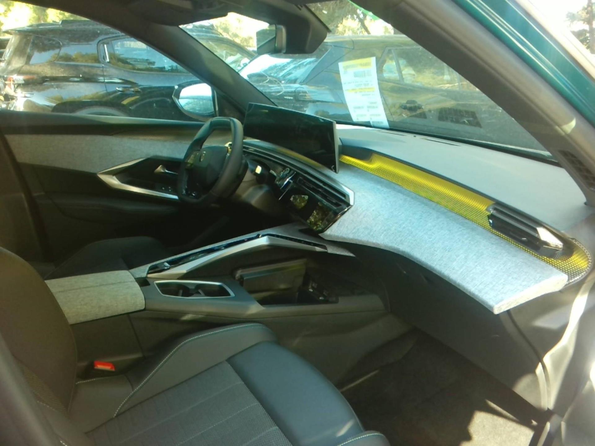 Peugeot 3008 Hybrid 145 e-DCS6 GT 2025