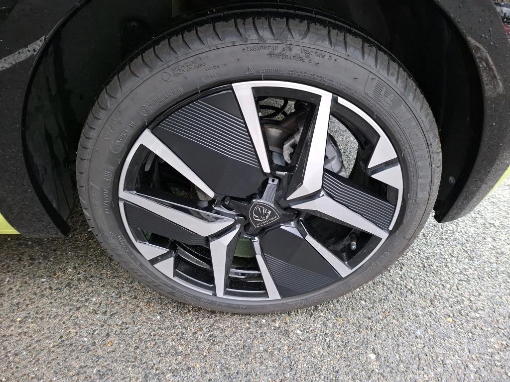 Peugeot 208 Hybrid 110 e-DCS6 GT 2025