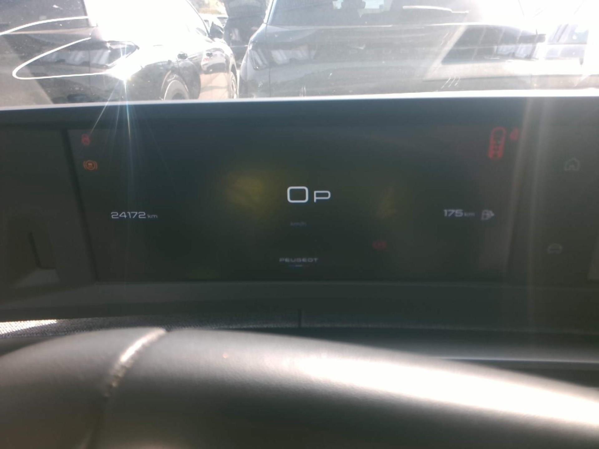 Peugeot 5008 Hybrid 145 ch e-DCS6 Allure 2025