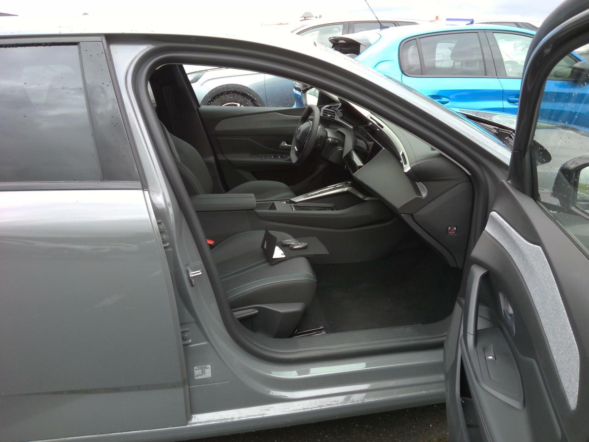 Peugeot 308 SW PHEV 180 e-EAT8 Allure 2024