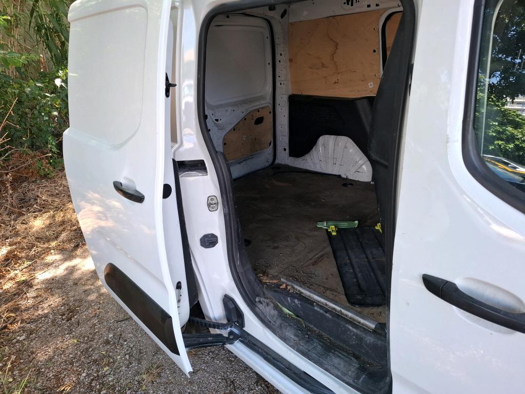 Peugeot PARTNER FOURGON STANDARD 650 KG BLUEHDI 75 BVM5 PREMIUM 2020