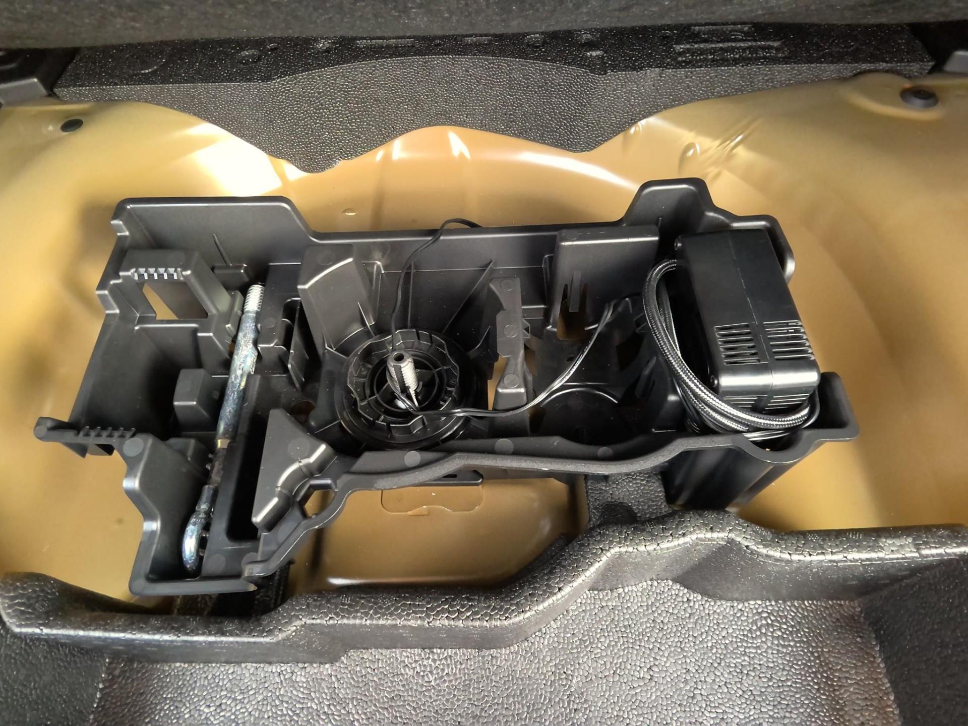 Peugeot 2008 Hybrid 136 e-DCS6 Style 2025