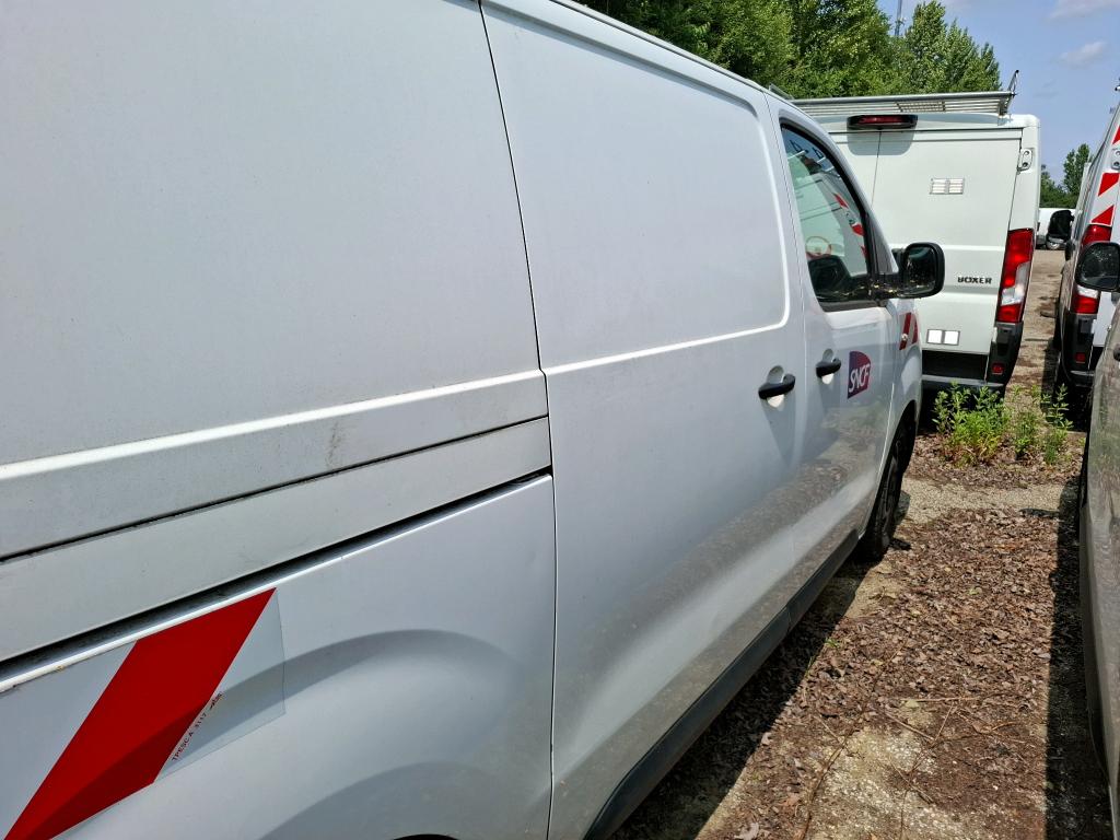 Peugeot EXPERT FGN TOLE STANDARD 2.0 BLUEHDI 120 S&S BVM6 PREMIUM 2018