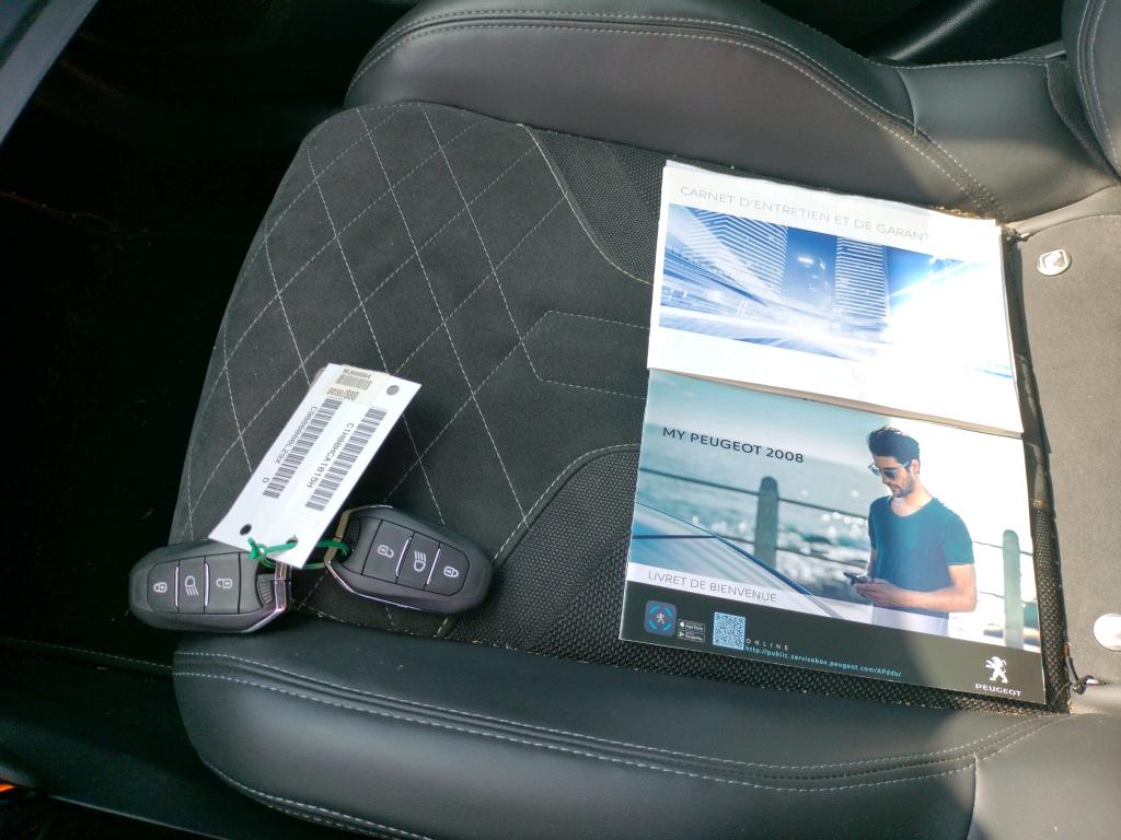 Peugeot 2008 BlueHDi 130 S&S EAT8 GT Pack 2021
