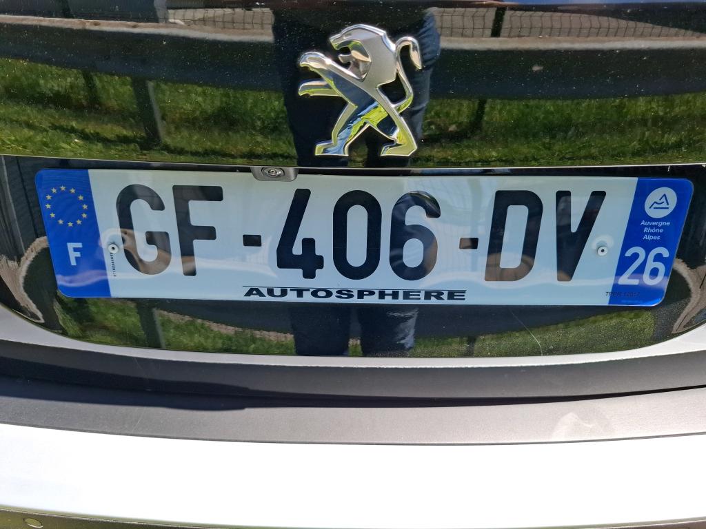 Peugeot 2008 BlueHDi 130 S&S EAT8 GT 2022