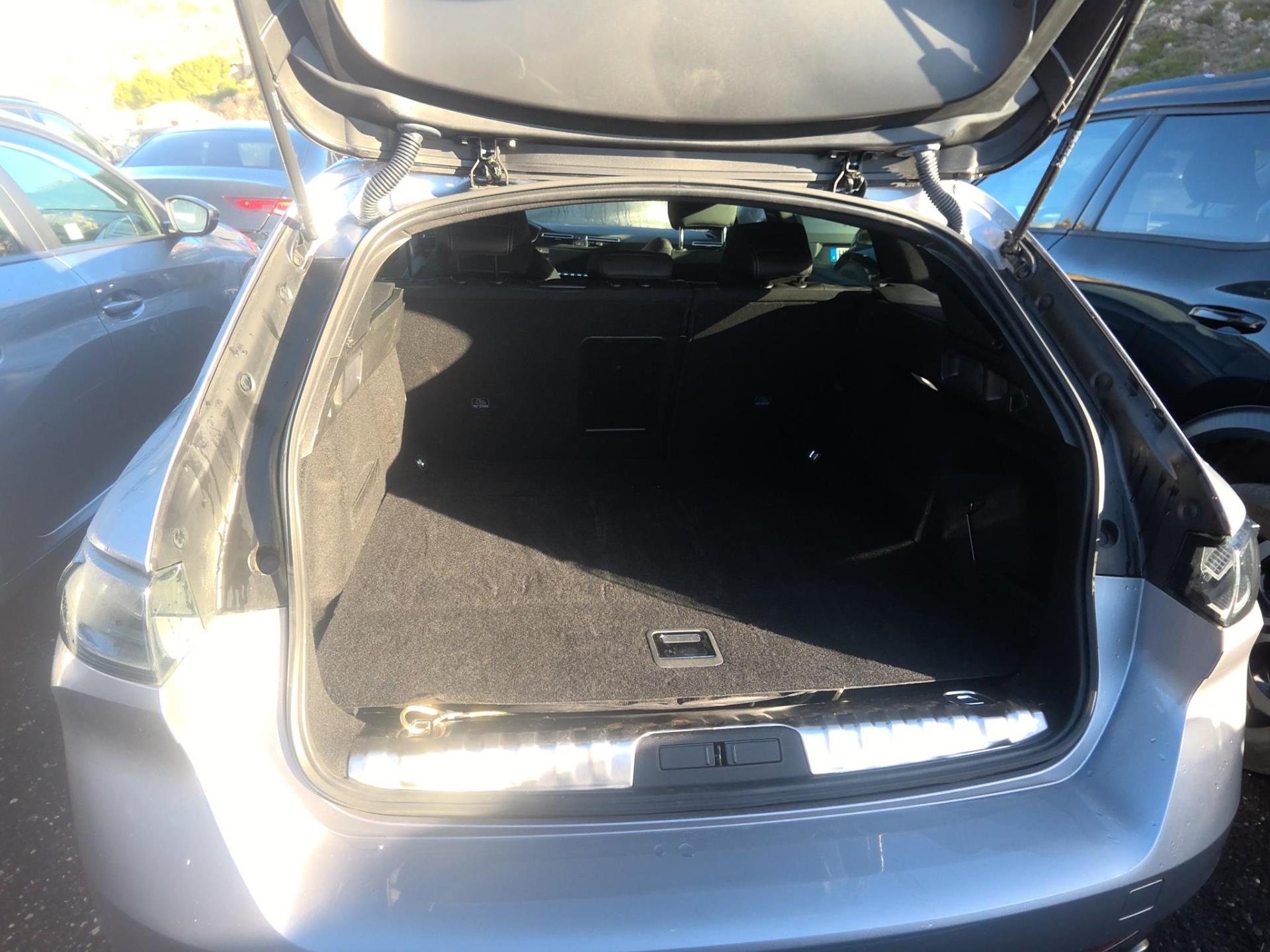 Peugeot 508 SW Hybrid 180 e-EAT8 Allure 2025