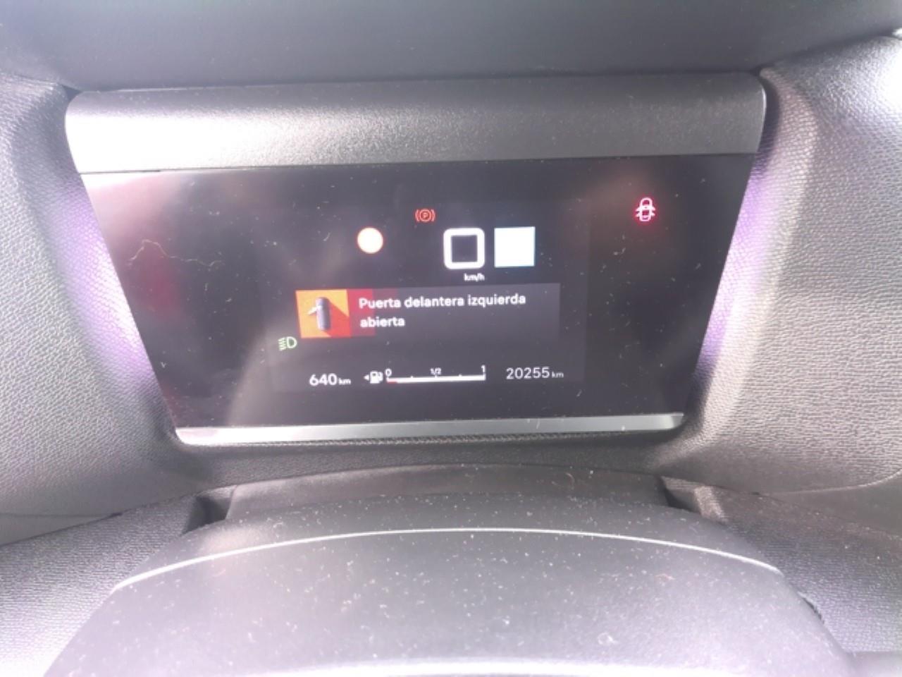 Foto Citroën C4 X 9