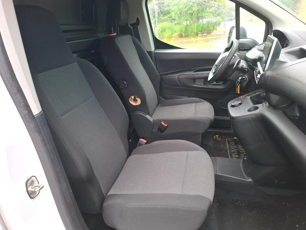 Peugeot PARTNER FOURGON LONG 950 KG BLUEHDI 130 S&S EAT8 ASPHALT 2021