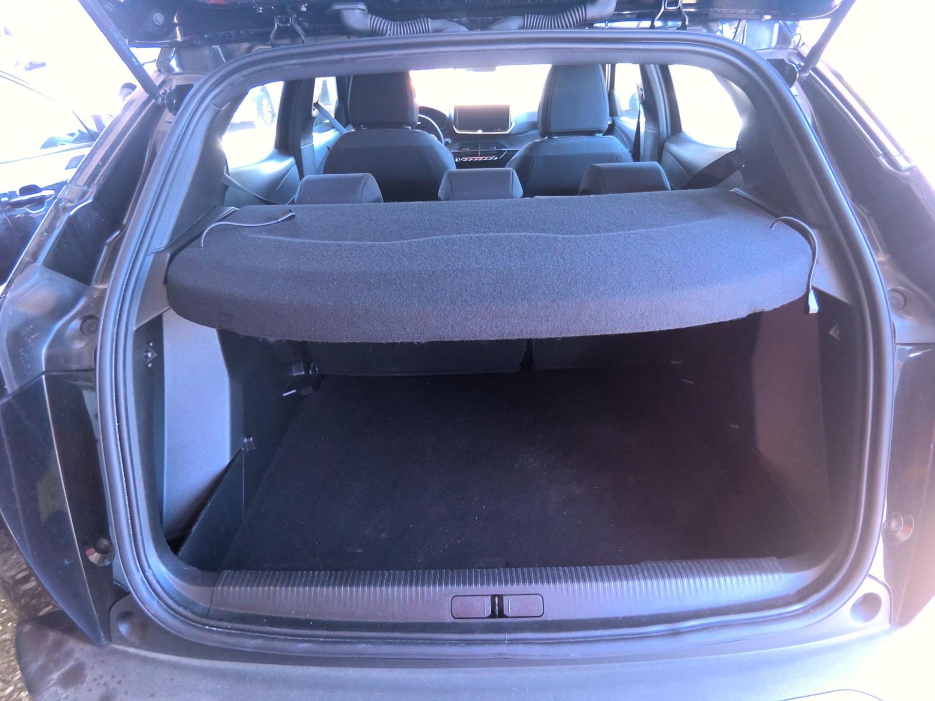 Peugeot 2008 Hybrid 145 e-DCS6 Style 2025