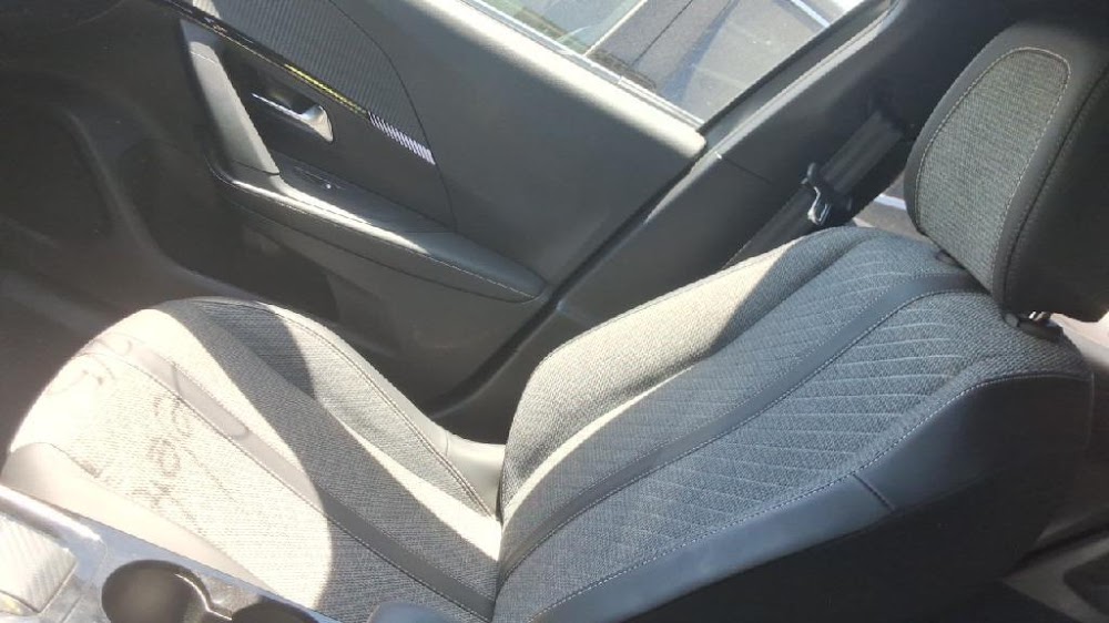 Foto Peugeot 2008 10