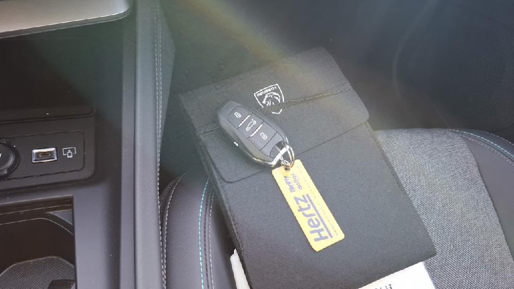 Foto Peugeot 408 16