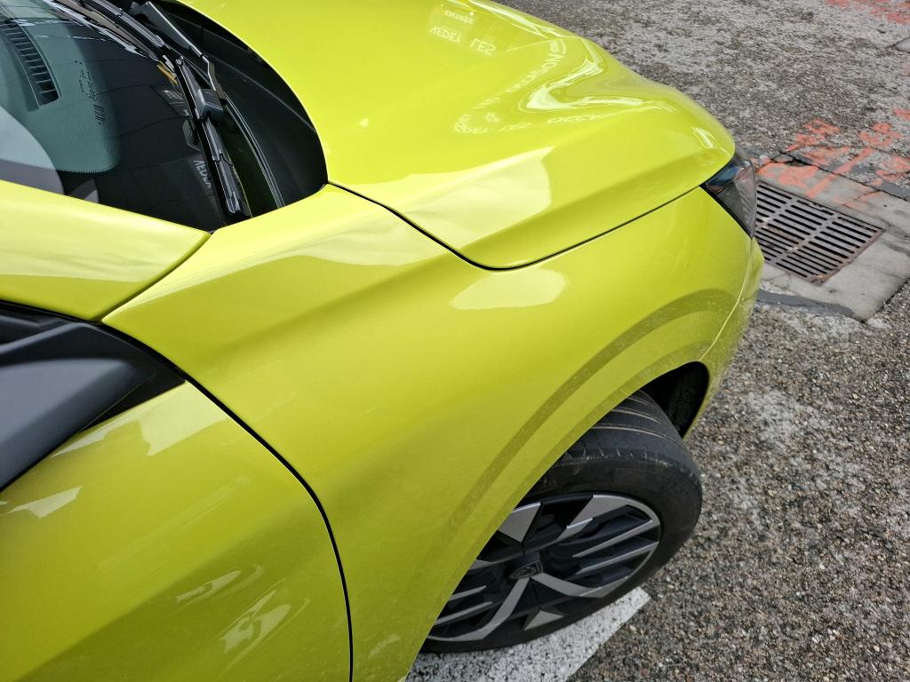 Peugeot 208 Hybrid 100 e-DCS6 Style 2025