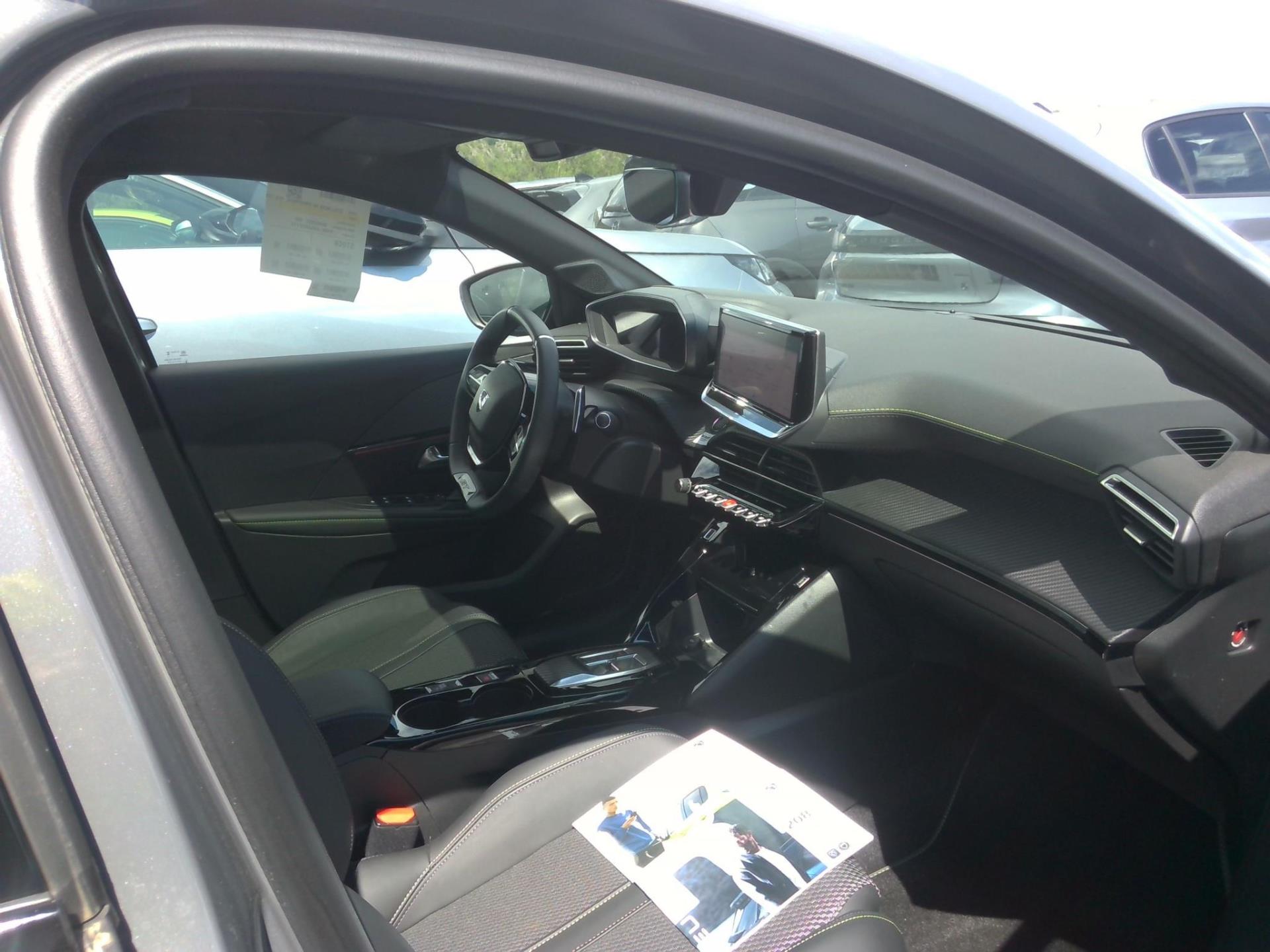 Peugeot 208 Hybrid 136 e-DCS6 GT 2024