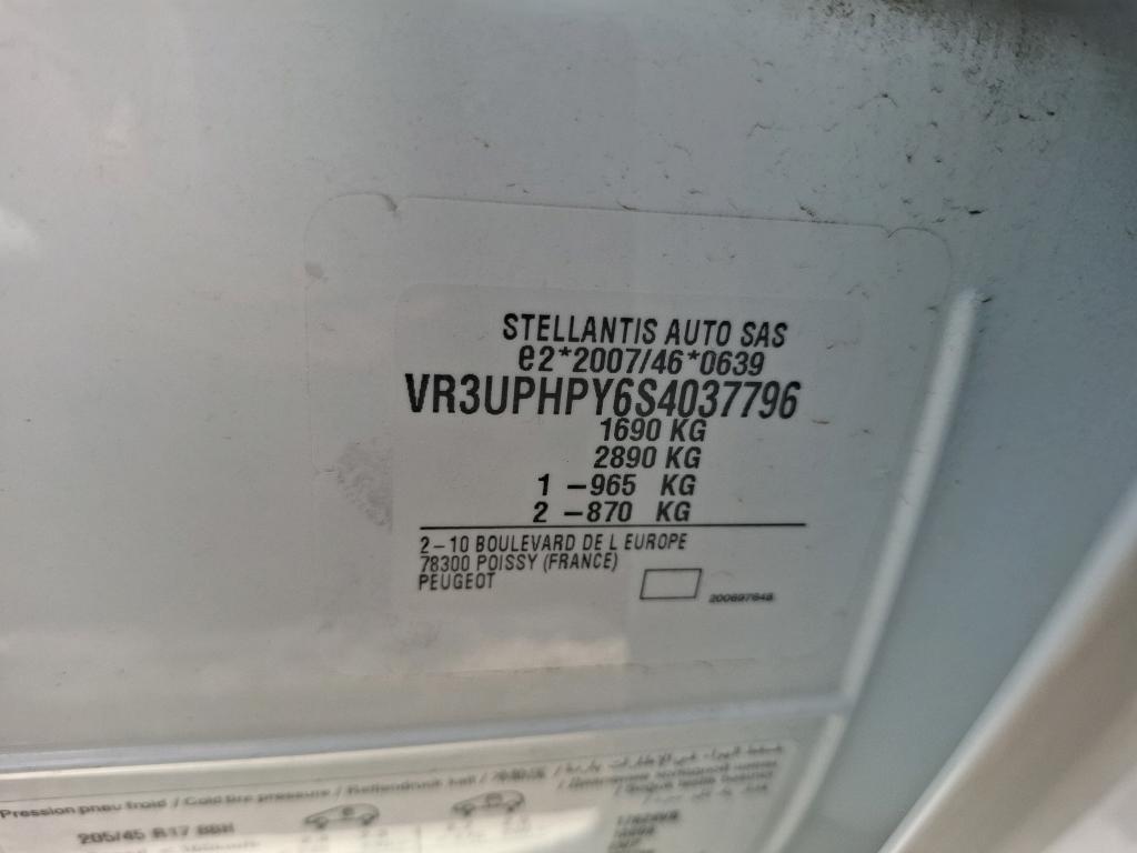 Peugeot 208 Hybrid 136 e-DCS6 GT 2025