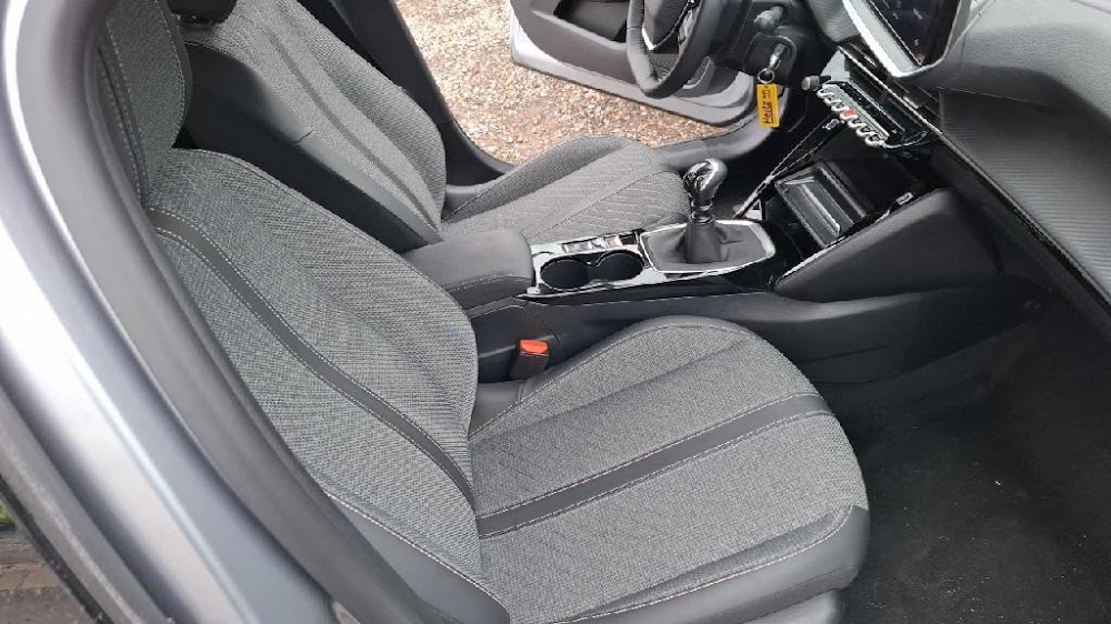 Foto Peugeot 208 17